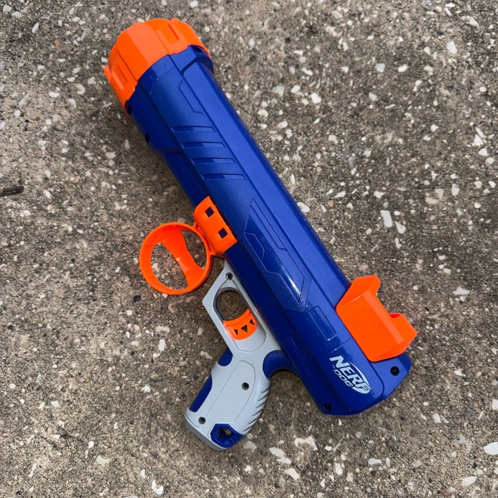 Nerf Blue and Orange Blaster - Picture 3 of 6
